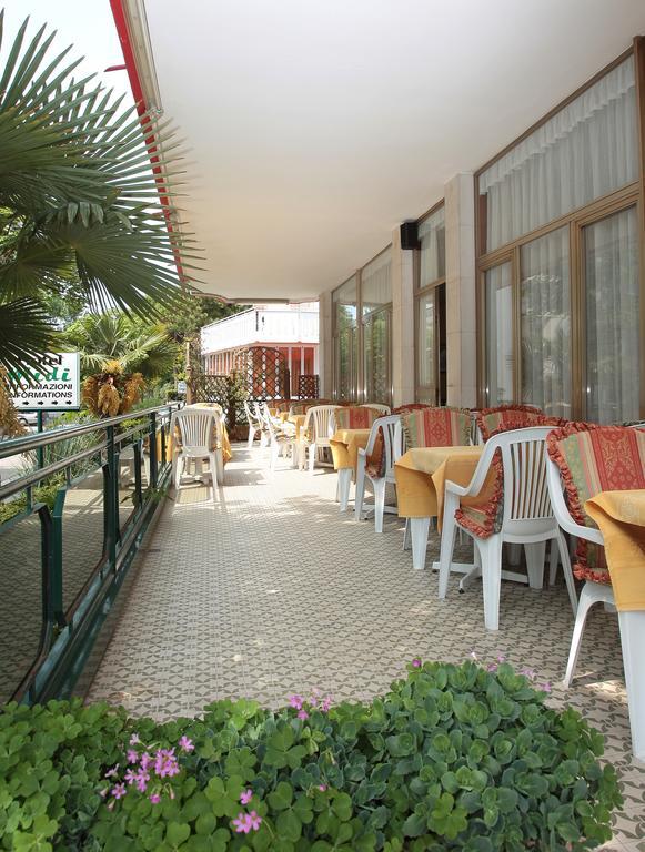 Hotel Midi Lido di Jesolo Buitenkant foto